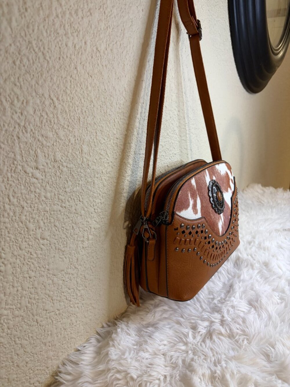 Sam & Hadley Western Cow Print Studded Shoulder Bag Brown Concho Purse NWT - Picture 3 of 9